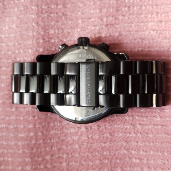 Michael Kors MK8147 Blacked Out Runway Chronograph Mens Watch - Picture 3 of 8